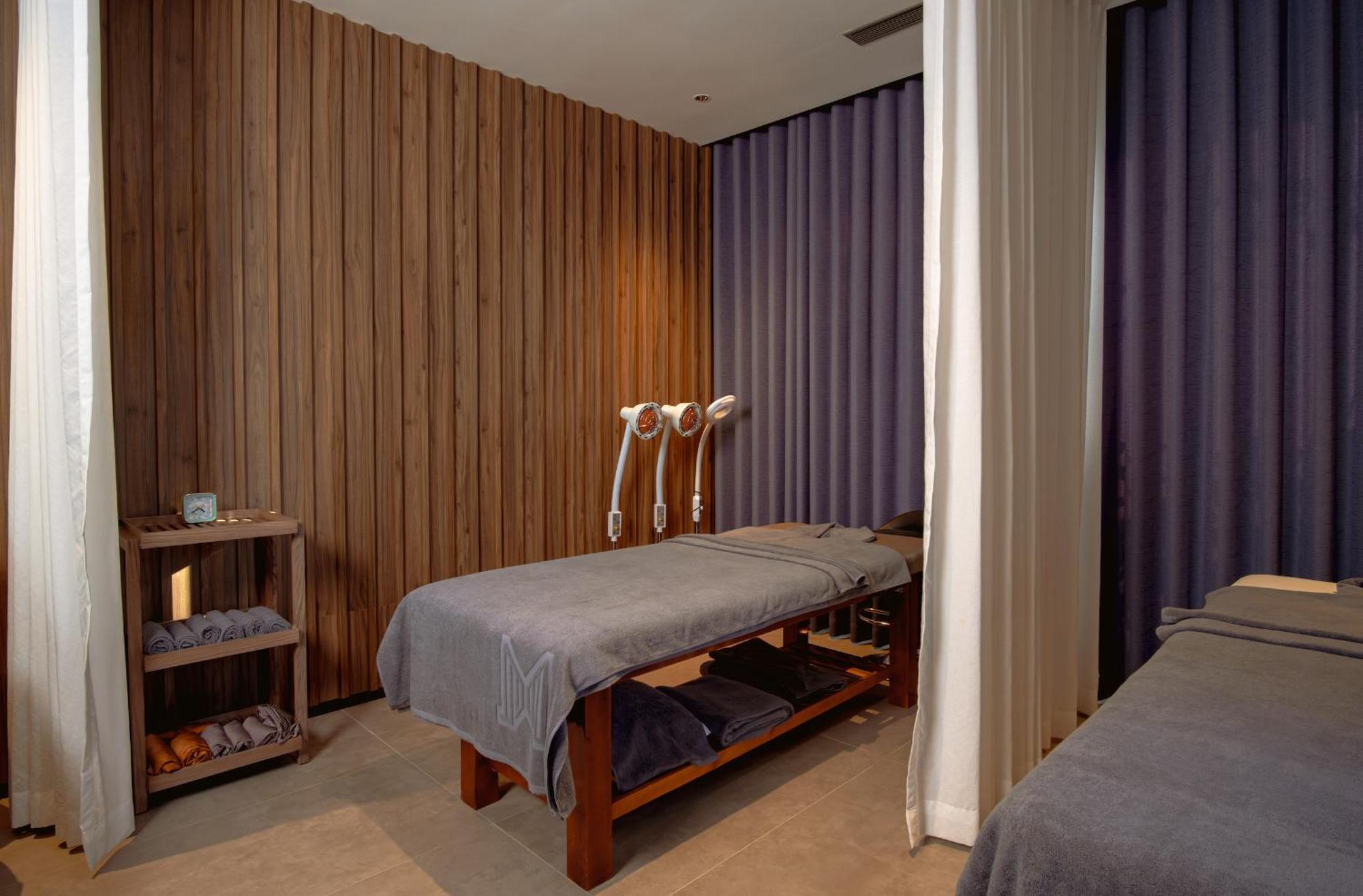 M Hotel Danang Esterno foto A massage room at a spa