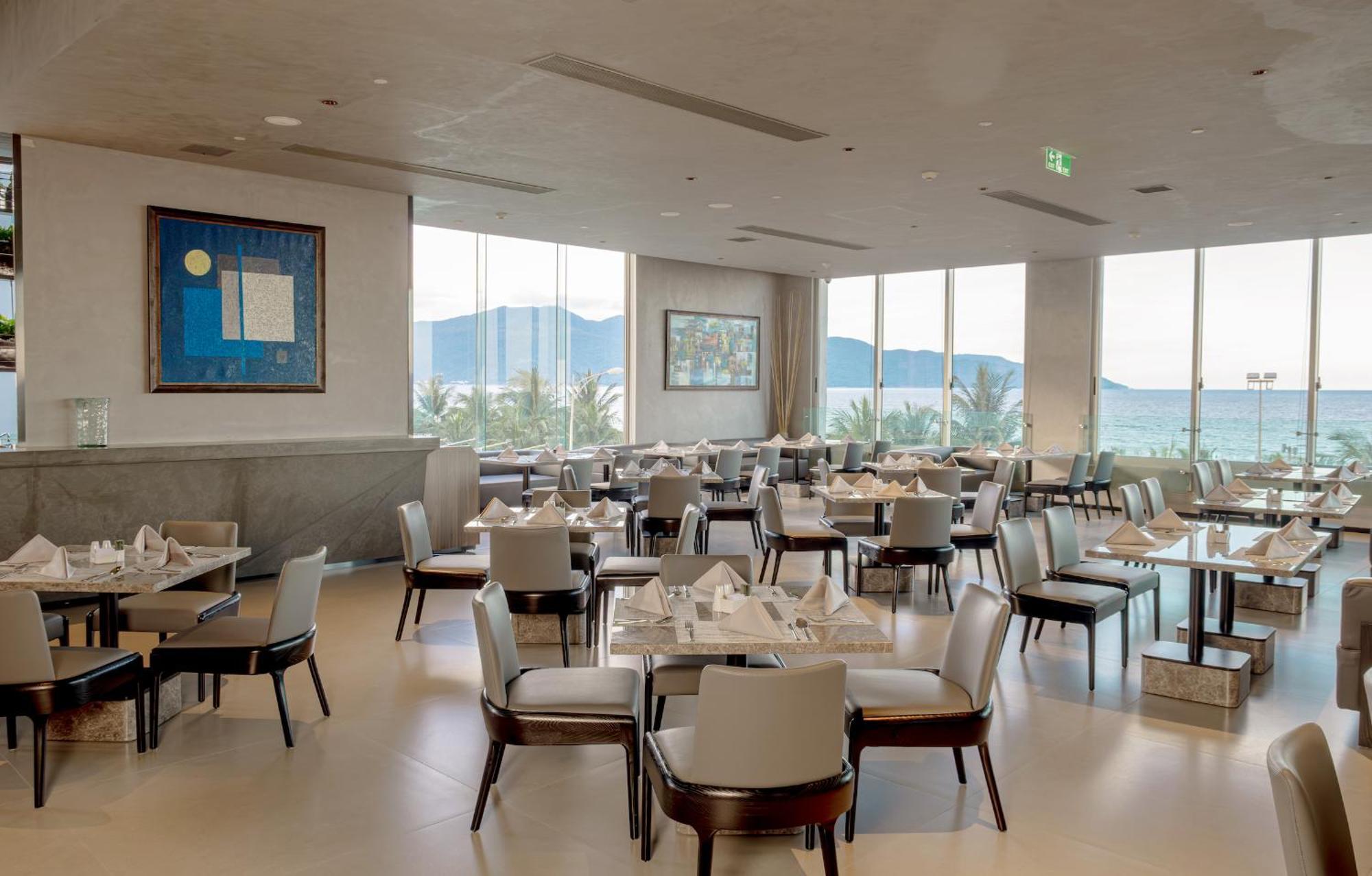 M Hotel Danang Esterno foto Restaurant