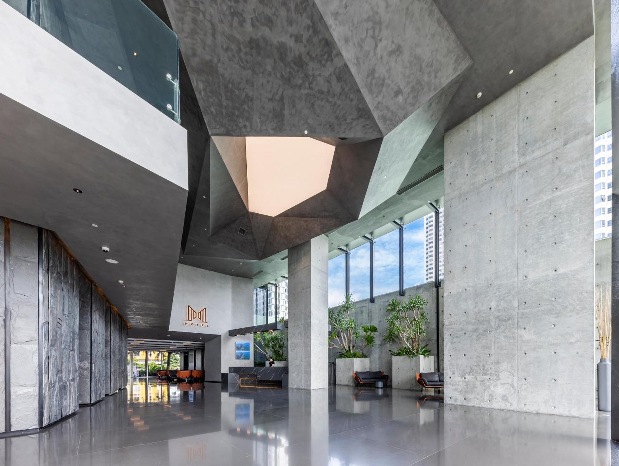 M Hotel Danang Esterno foto Interior of the building