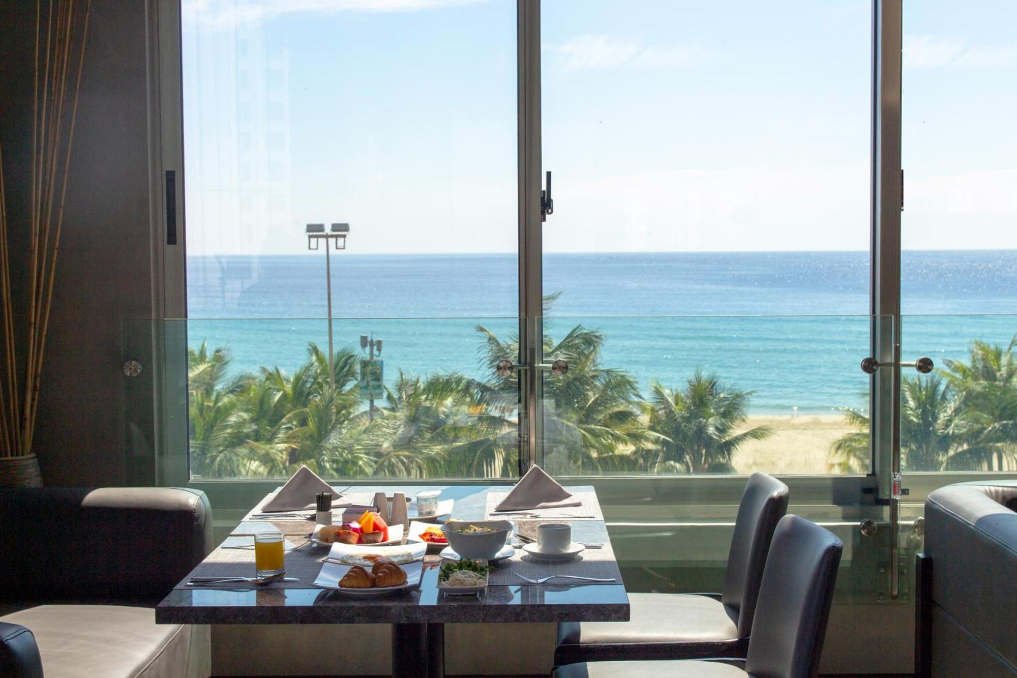 M Hotel Danang Esterno foto View from the hotel